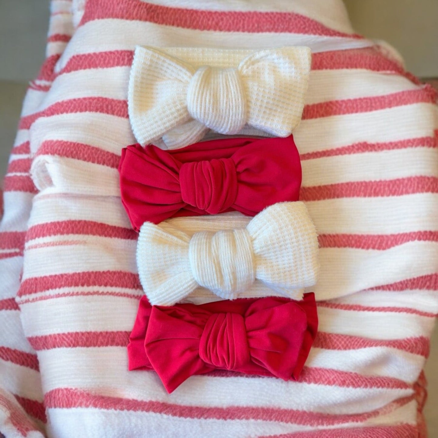Holiday Bows - Tiny Cubs and co.