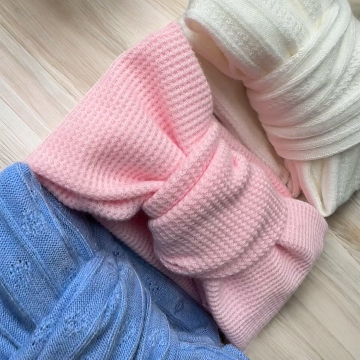 The Essential Bow - Tiny Cubs and co.
